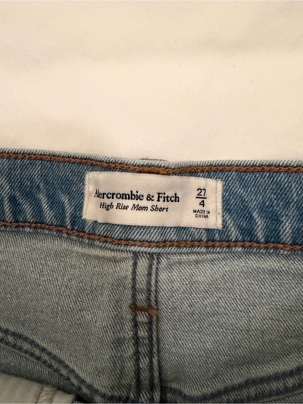 Abercrombie High Rise Mom Shorts Denim Shorts Size 27 or 4 - Picture 3 of 6